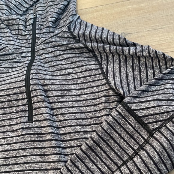 Lululemon 1/4 Zip - Picture 2 of 4